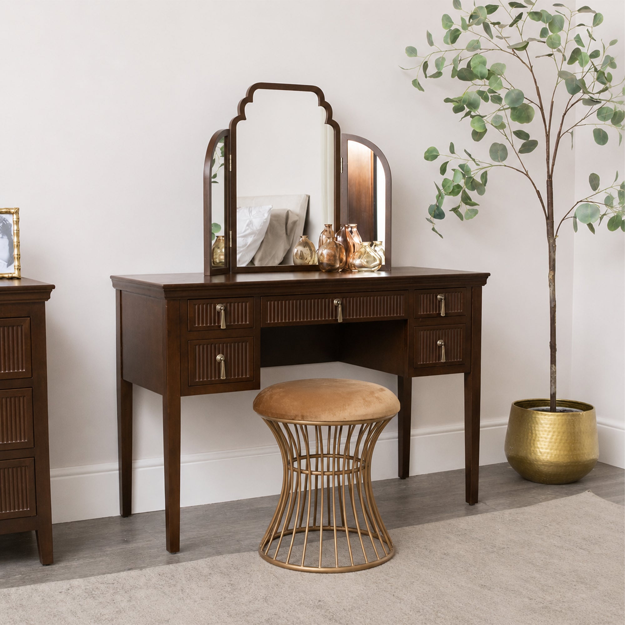 Dark Wood Reeded Dressing Table Set