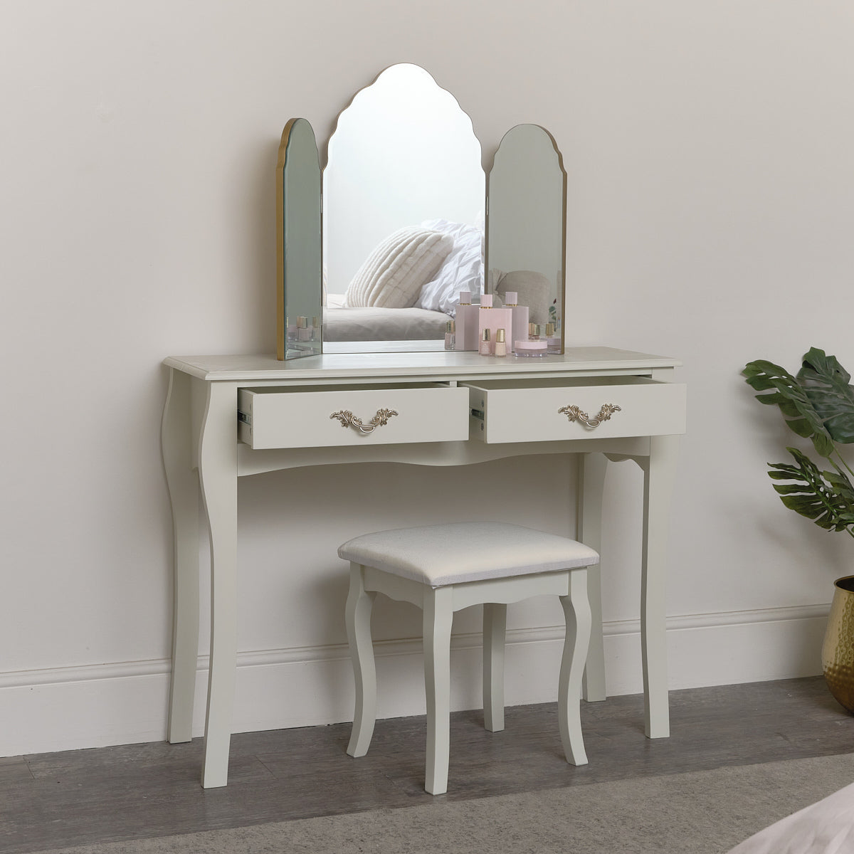 Dressing Table & Stool Set - Elizabeth Ivory Range Melody Maison Ltd Dressing Table & Stool Set - Elizabeth Ivory Range Melody Maison Ltd