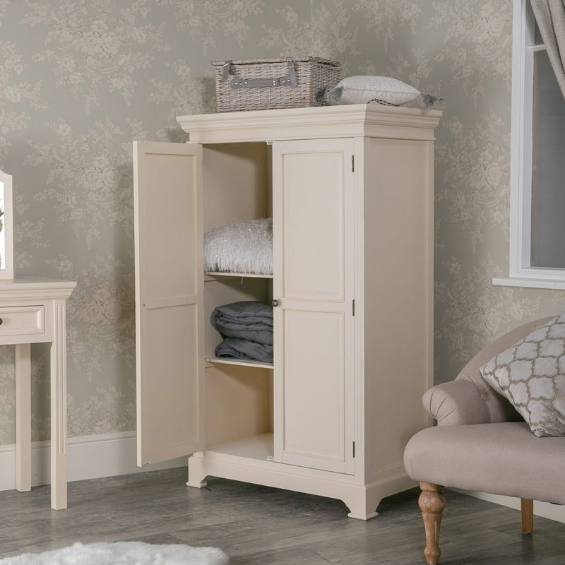 Linen Closet/Low Wardrobe Storage Cabinet - Daventry Cream Range DAMAGED SECOND 3113