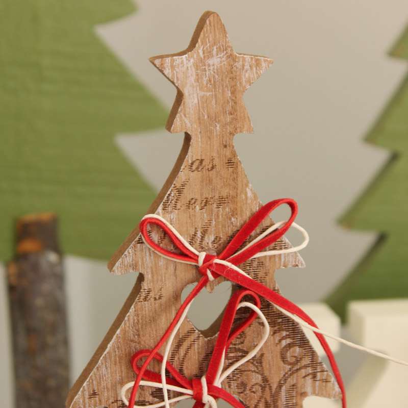 Wooden Bow Christmas Tree